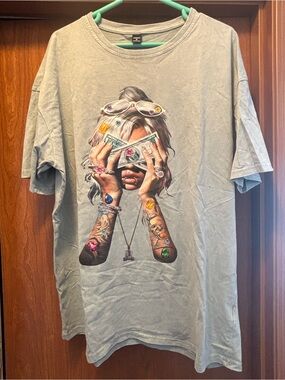 NFINITY Sage Crewneck Tee with Mint Hanger Accent
